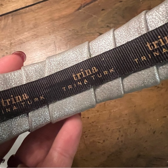 TRINA TURK silver faux leathered wrapped headband - Picture 2 of 9